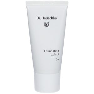 Dr. Hauschka Foundation 06 Walnuss